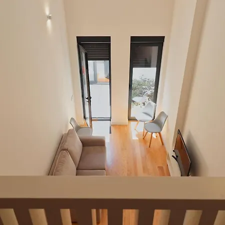 Alvaro Casteloes Residences Apartment *